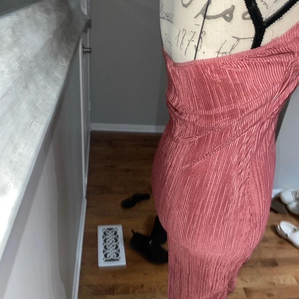 NEW Metallic Plisse Pink Color Cocktail Dress - Picture 5 of 7
